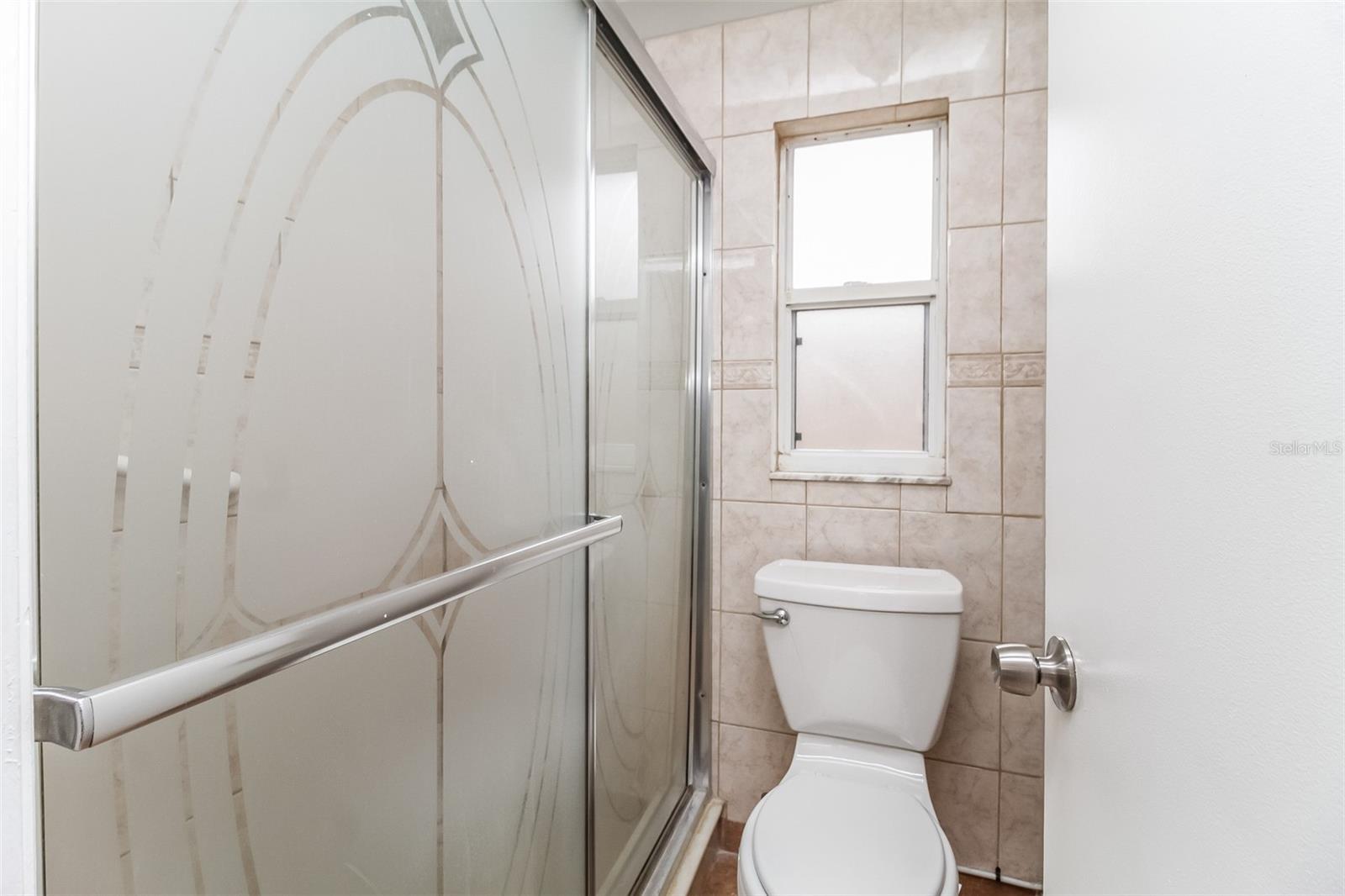 120 LAKEBREEZE CIR — photo 10