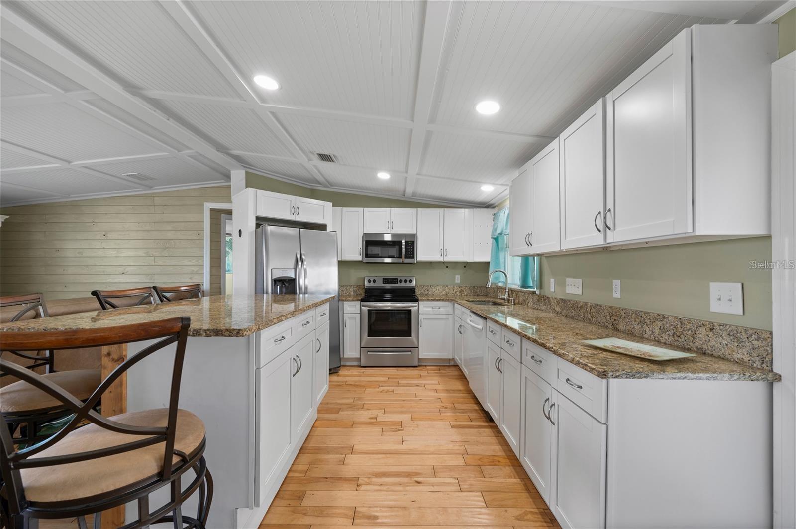 4220 DELTONA DR — photo 12