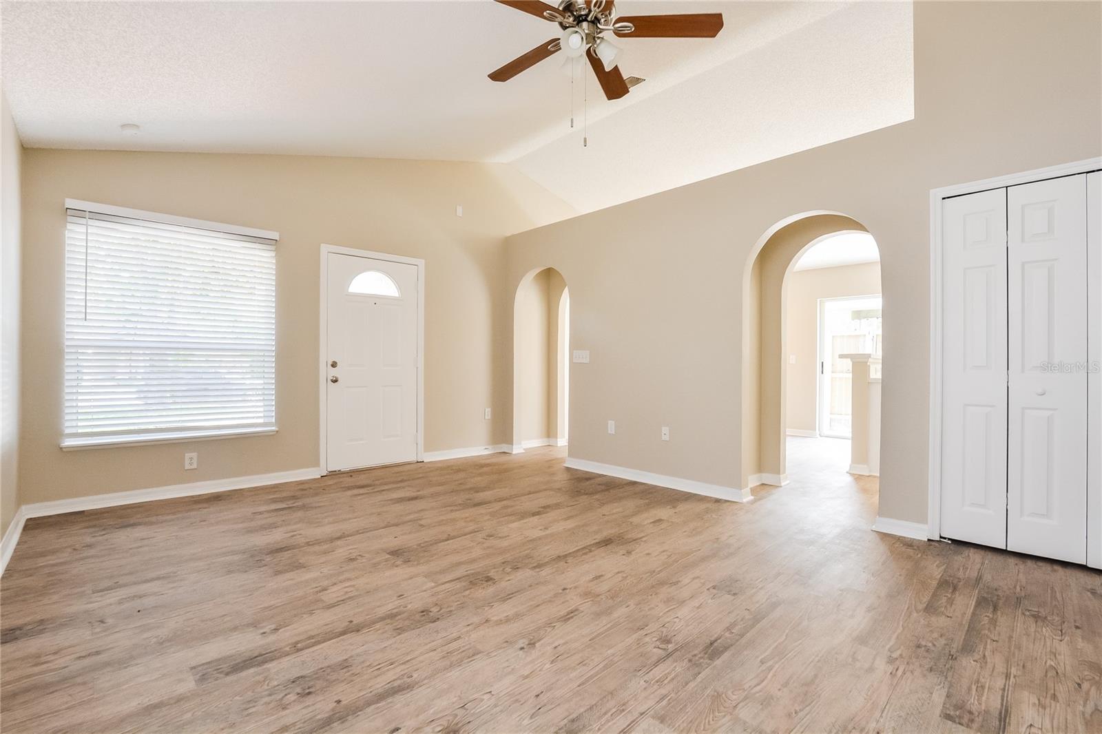 362 PLACID LAKE DR — photo 3