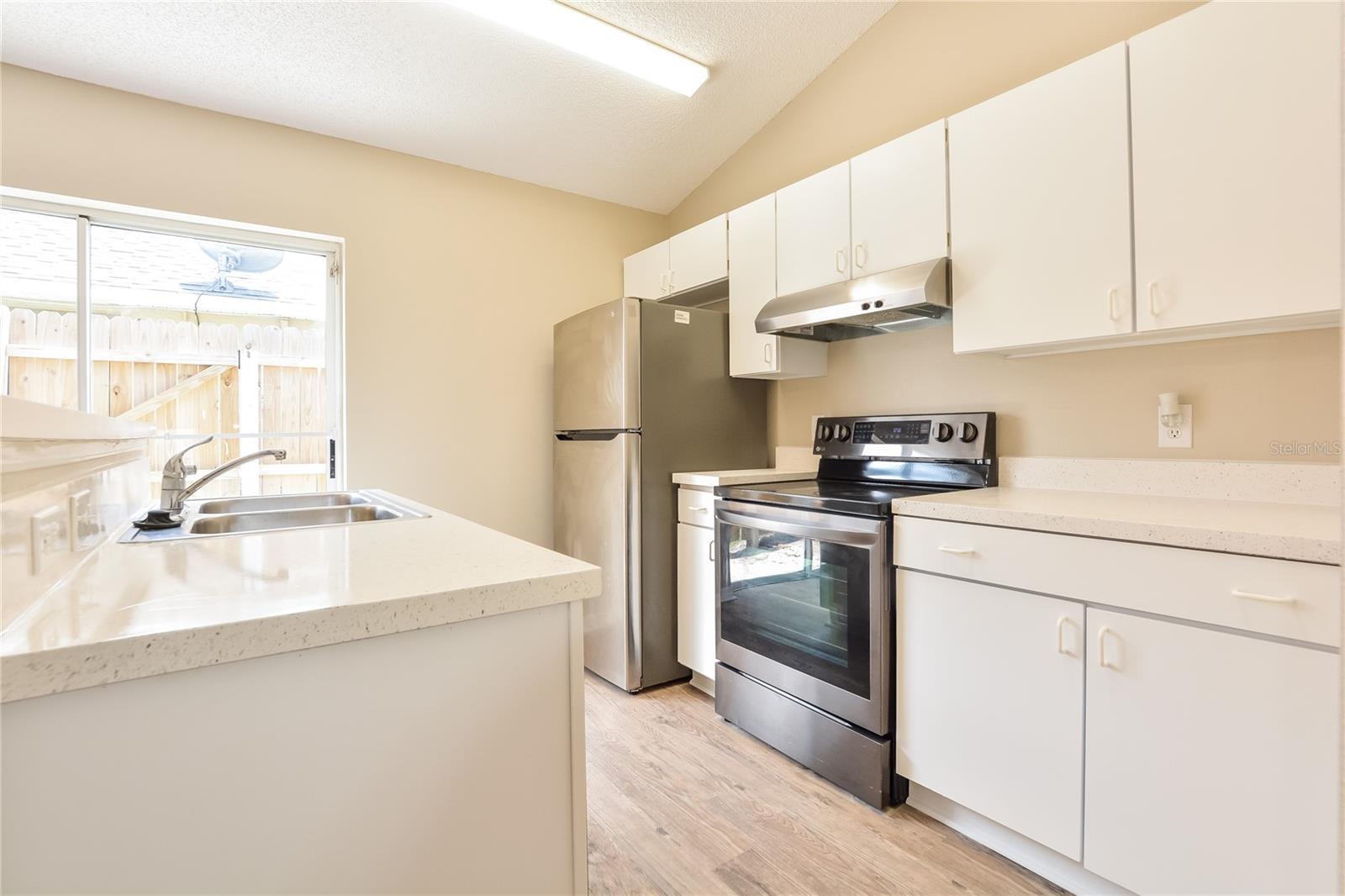 362 PLACID LAKE DR — photo 5