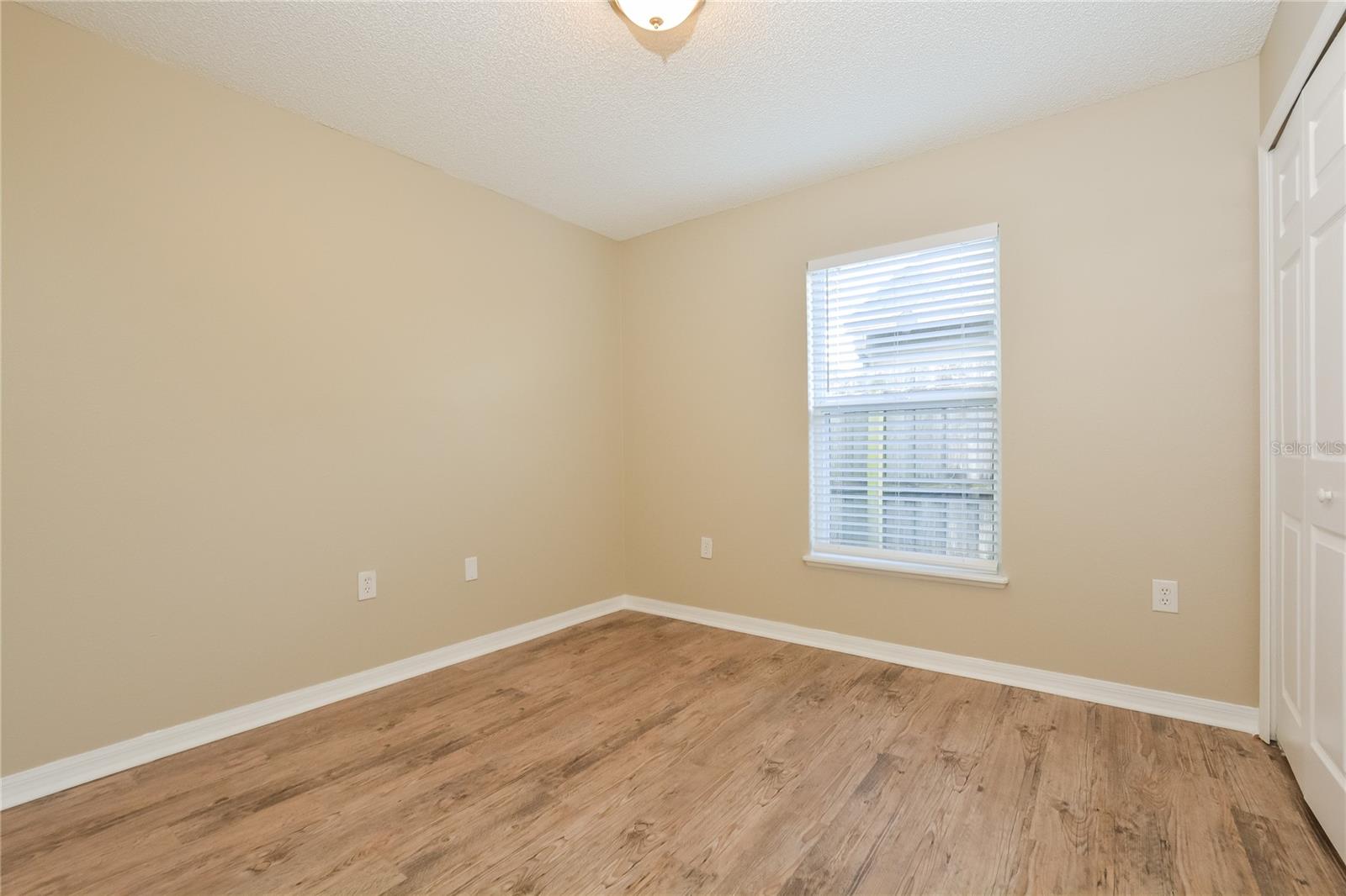 362 PLACID LAKE DR — photo 9