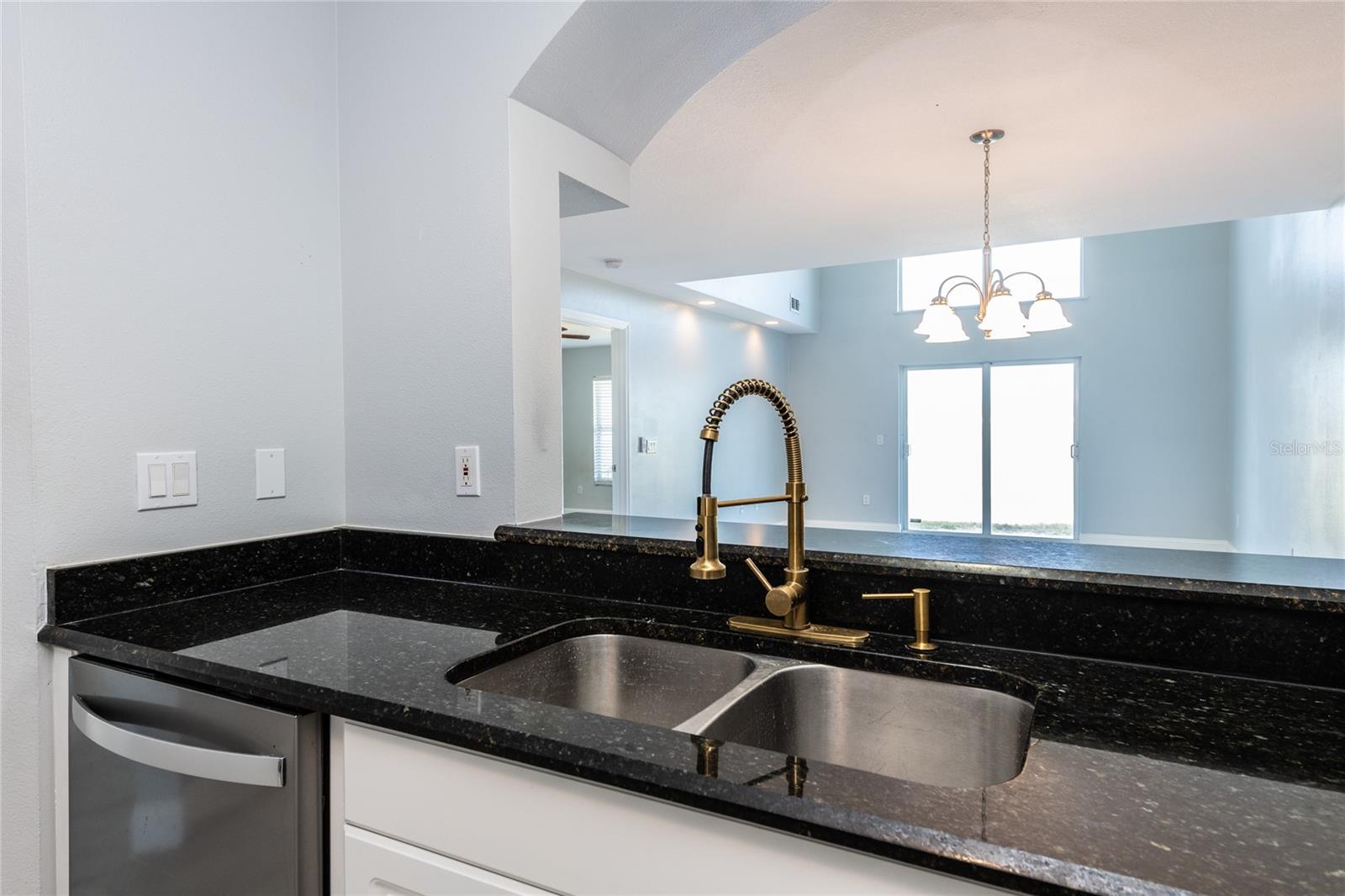 3072 OCEAN SHORE BLVD — photo 10