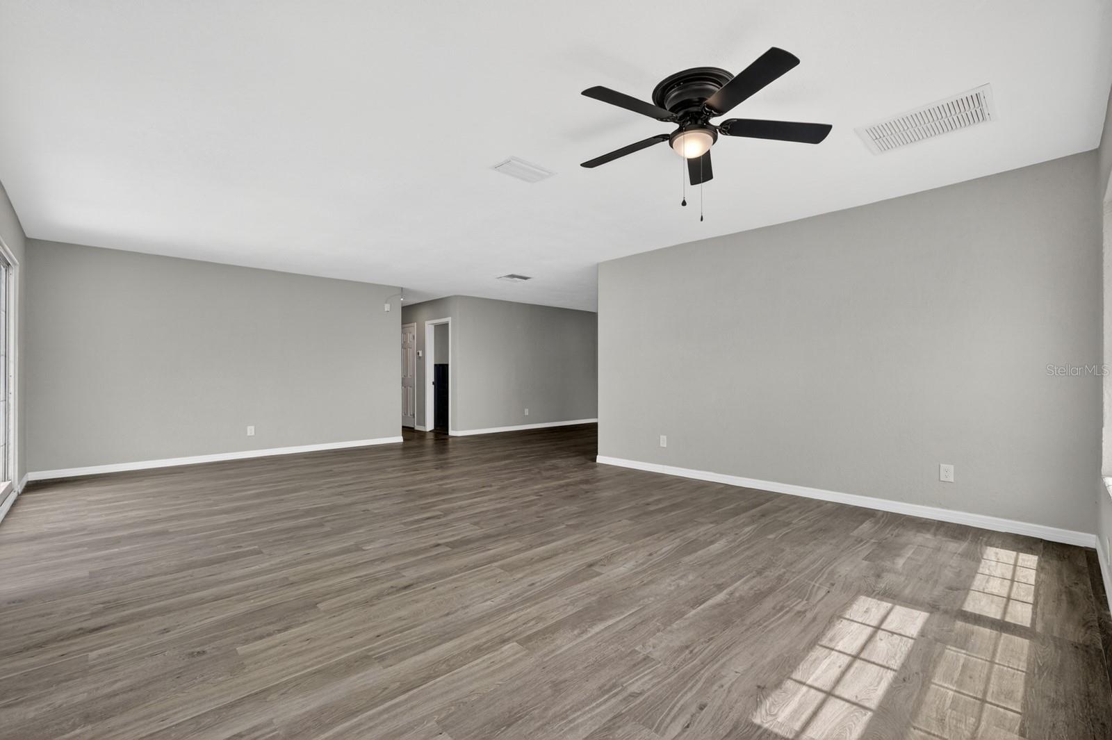 1027 BEL AIRE DR — photo 12