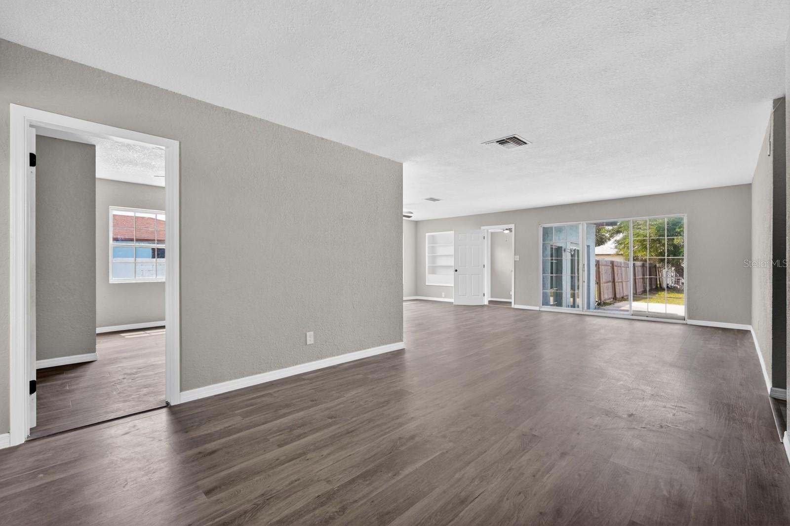 1027 BEL AIRE DR — photo 8