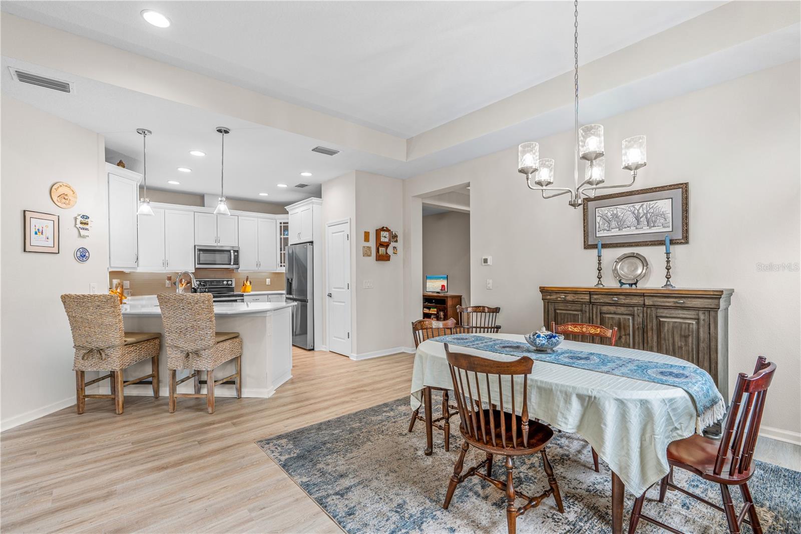 466 MARGARITAVILLE AVE — photo 12