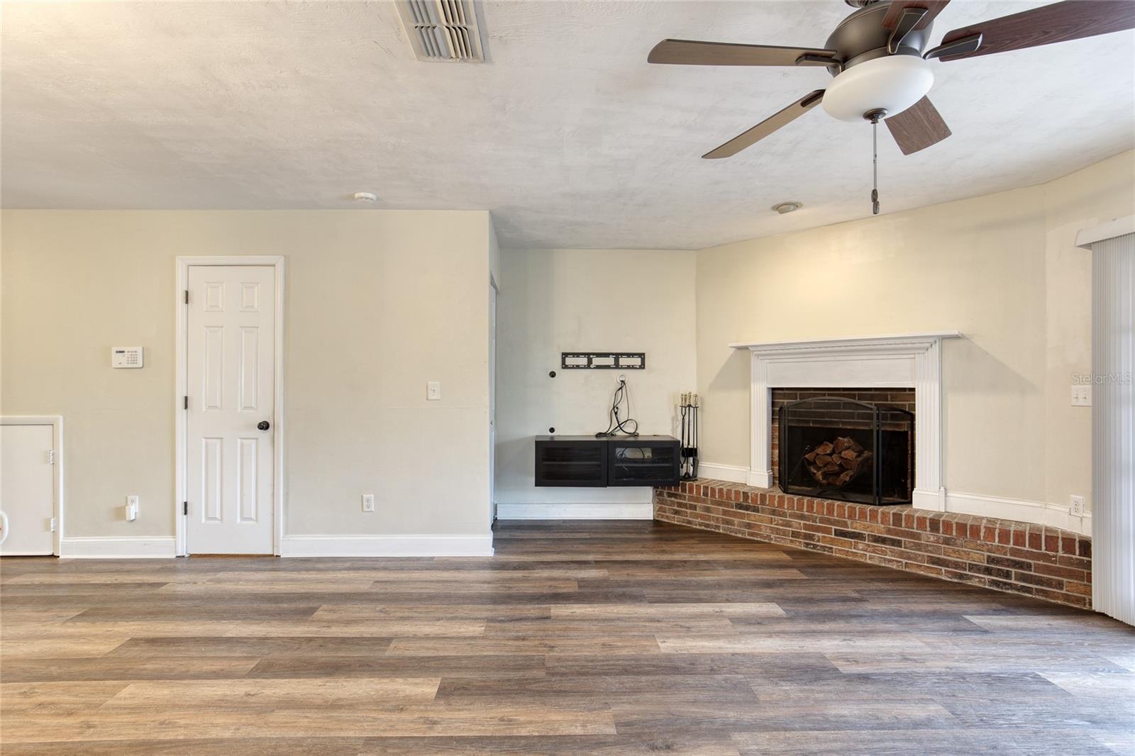 210 LEMON TREE LN #9 — photo 8