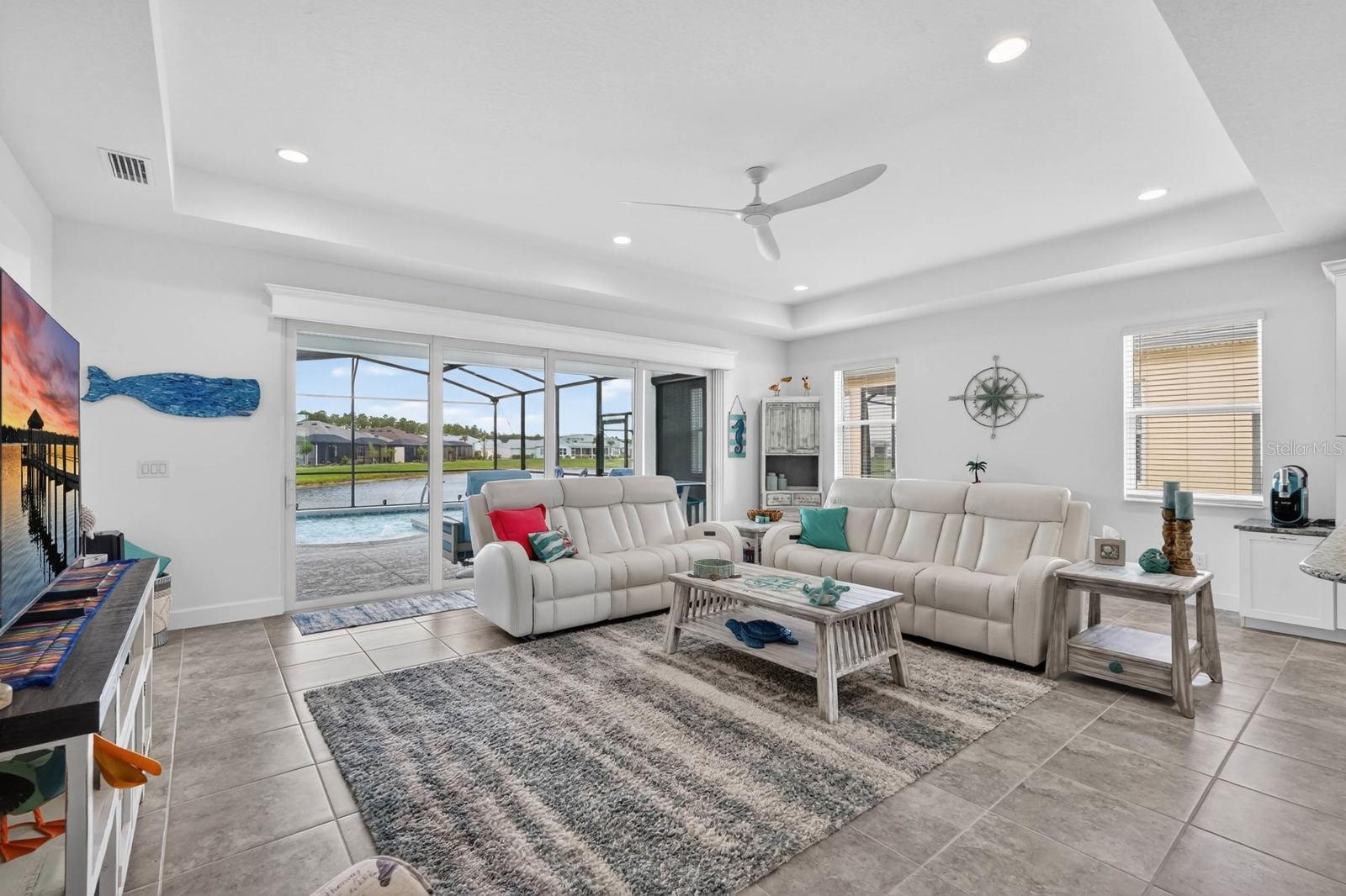 768 MARGARITAVILLE AVE — photo 12