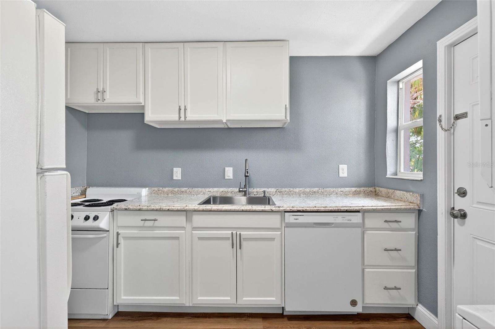 419 N PENINSULA DR — photo 8