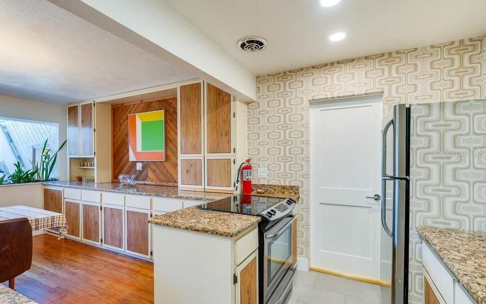 1286 JOHN ANDERSON DR — photo 8