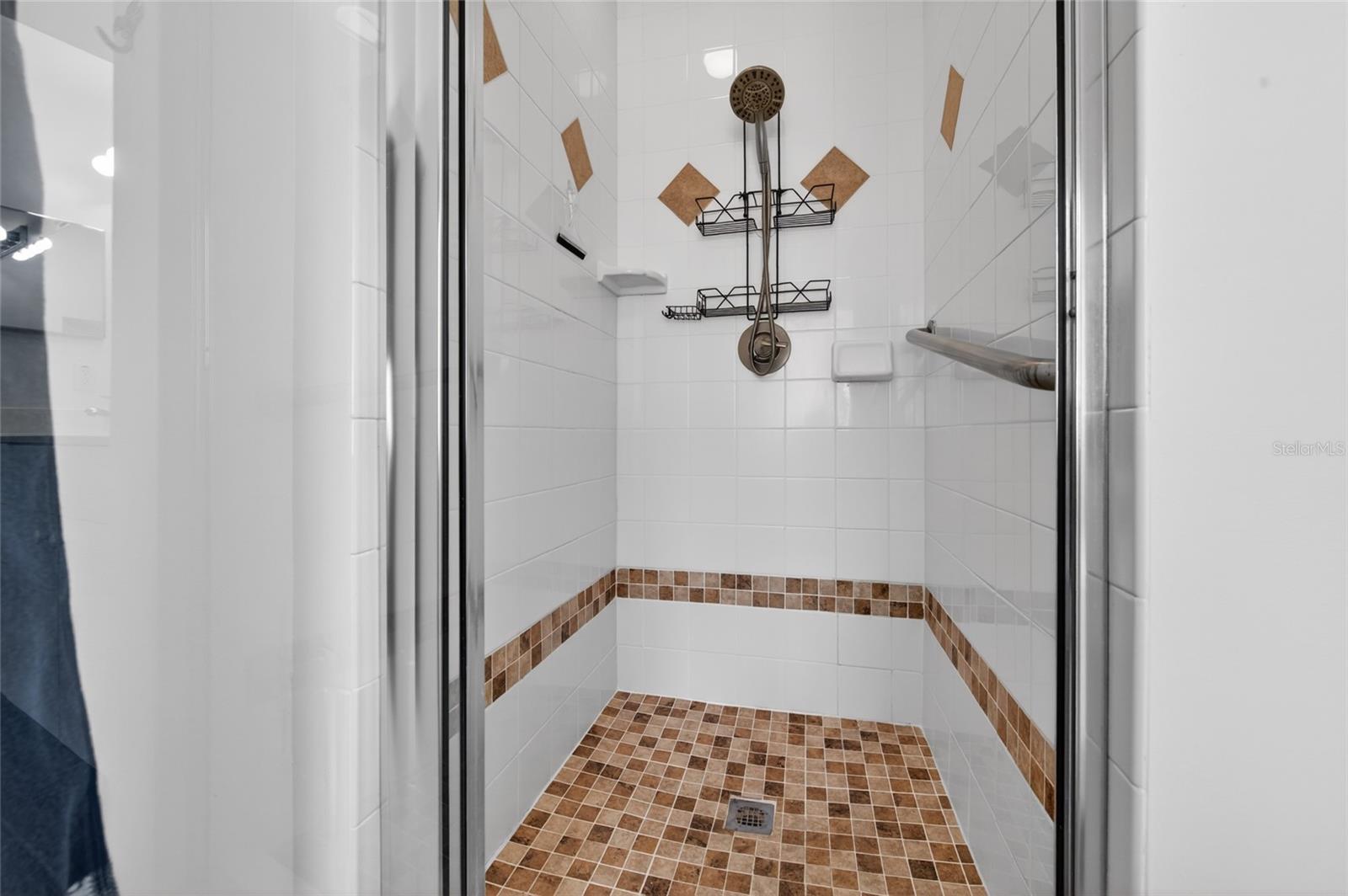 18 OAK VILLAGE DR — photo 12