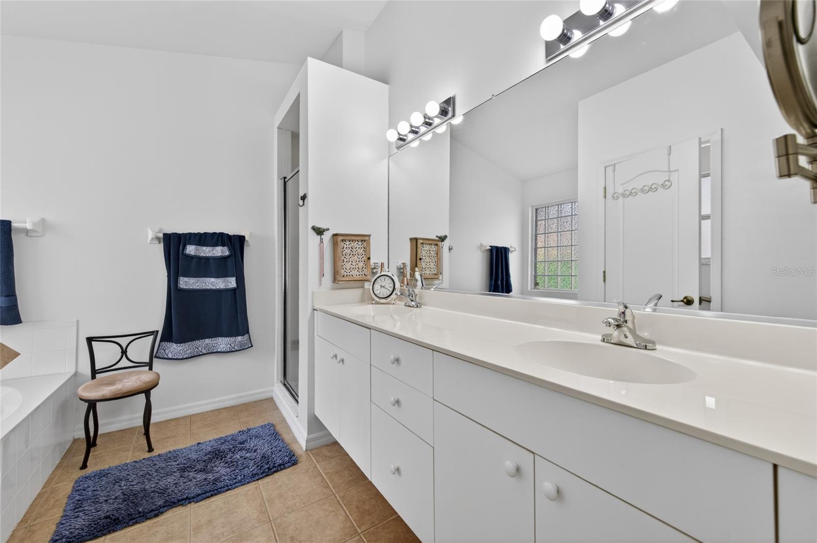 18 OAK VILLAGE DR — photo 10