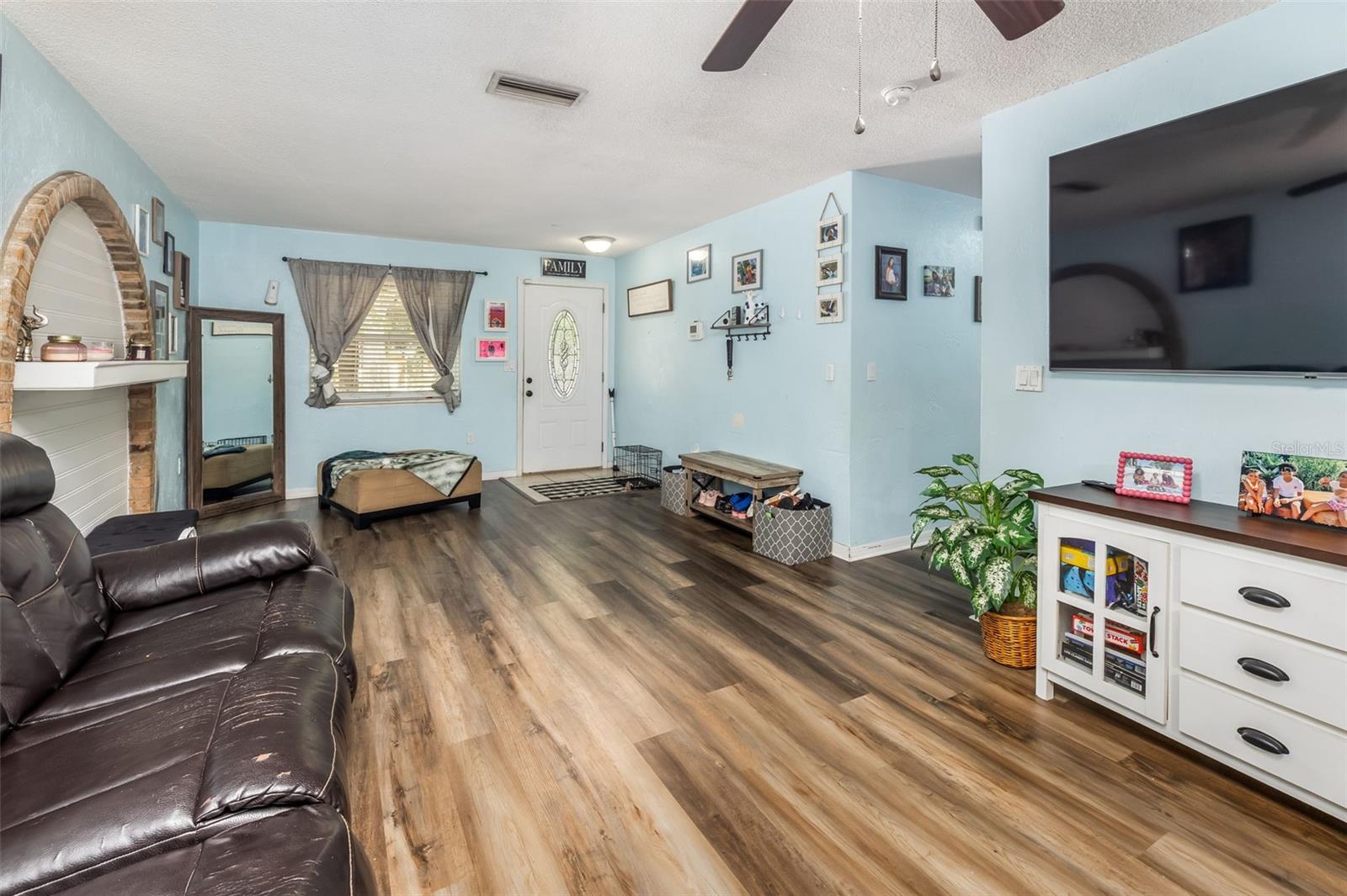 1509 PRIMROSE LN — photo 9