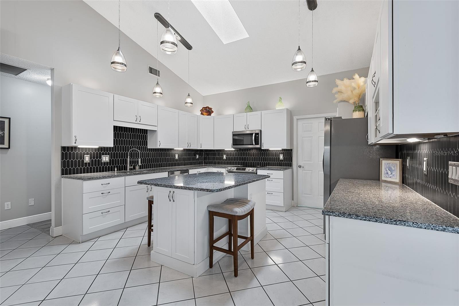 3 ECHO WOODS WAY — photo 9