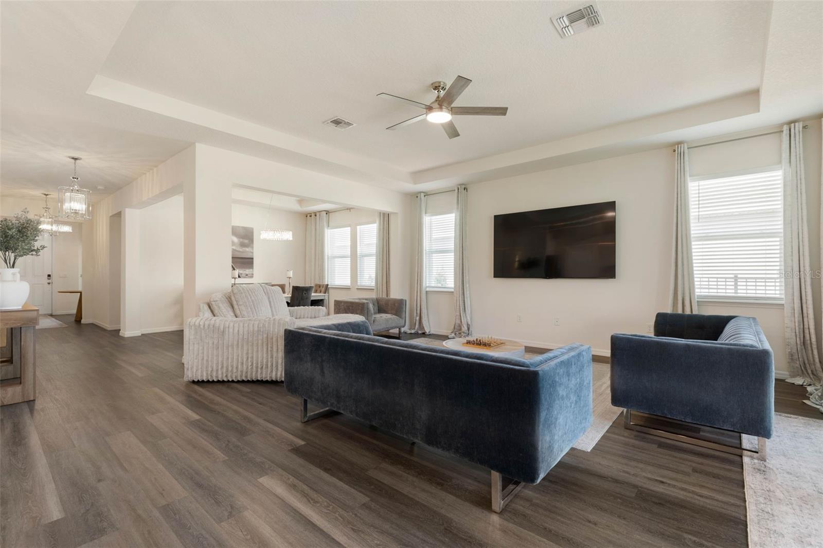 345 E MERIMONT LN — photo 4