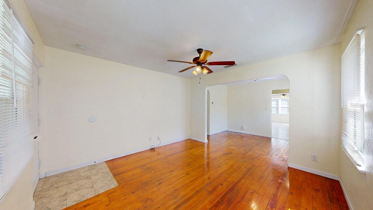 125 N CAROLINE ST — photo 4