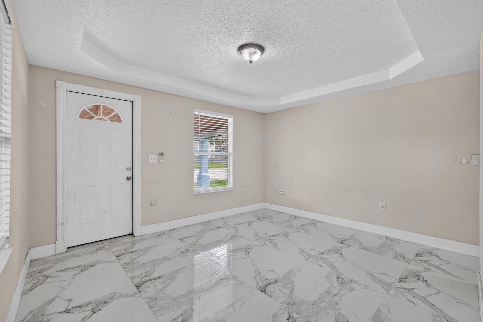 216 N HALIFAX AVE — photo 8