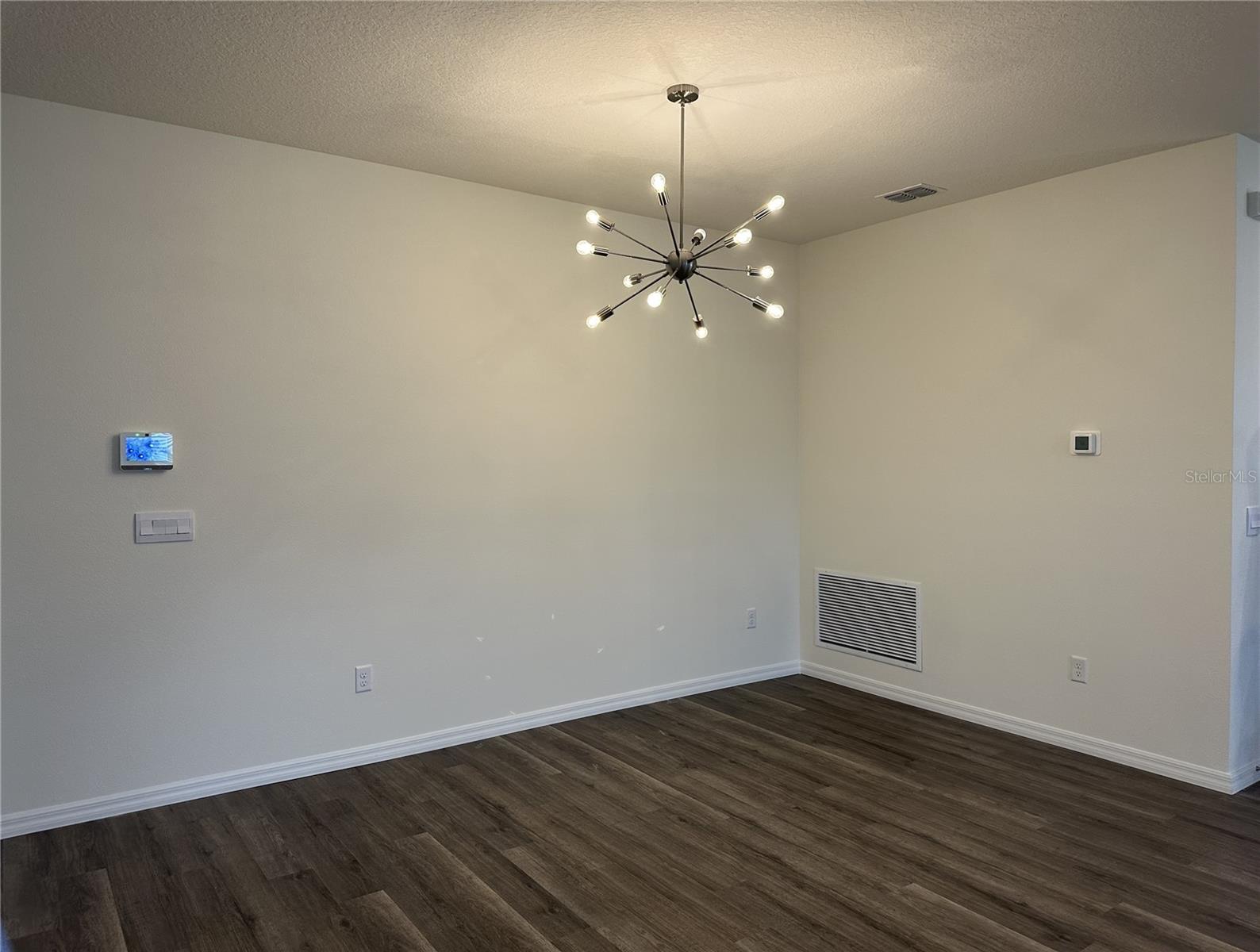 3272 ARCH AVE — photo 8
