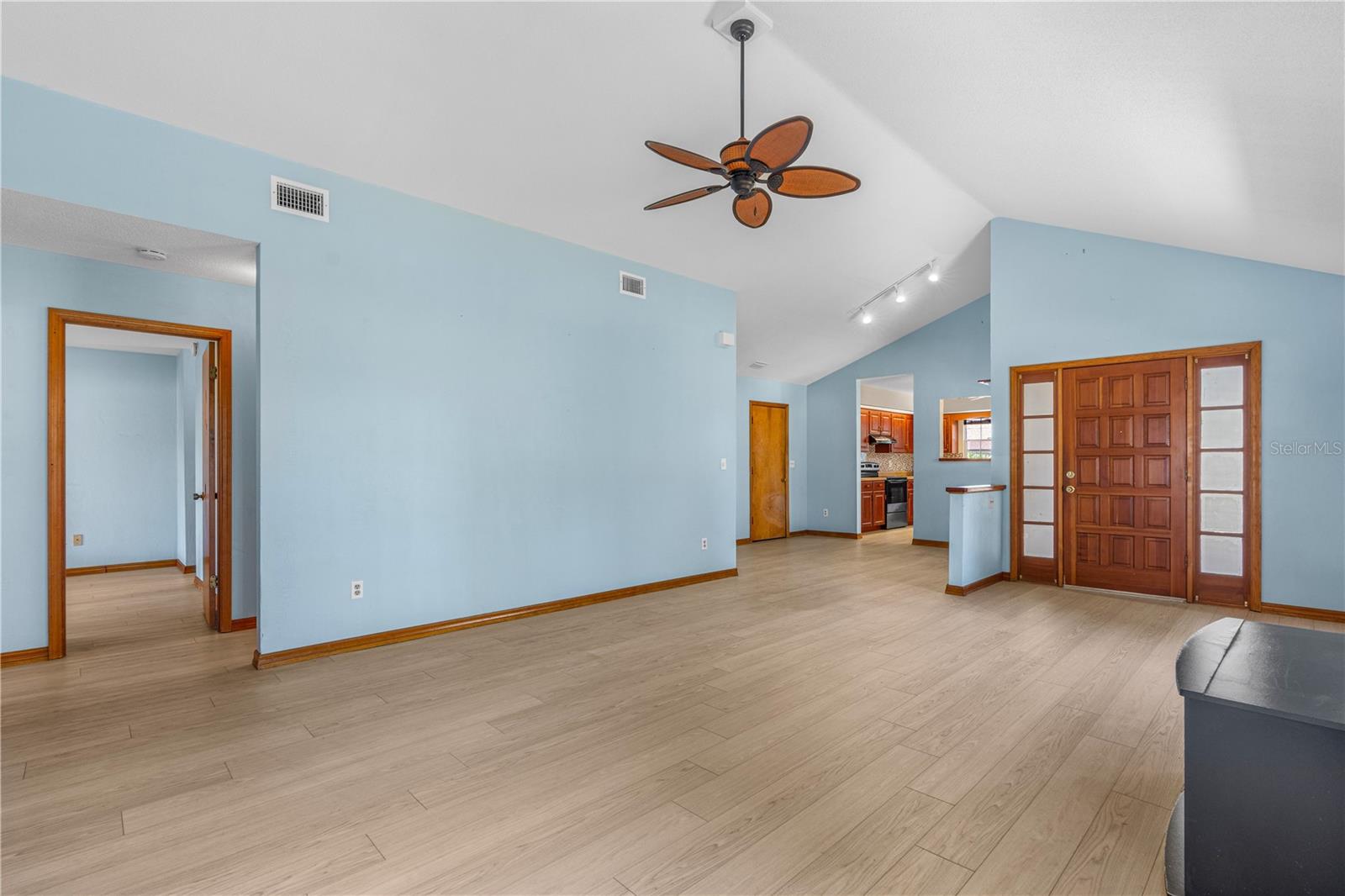 104 SHOAL CREEK CIR — photo 12