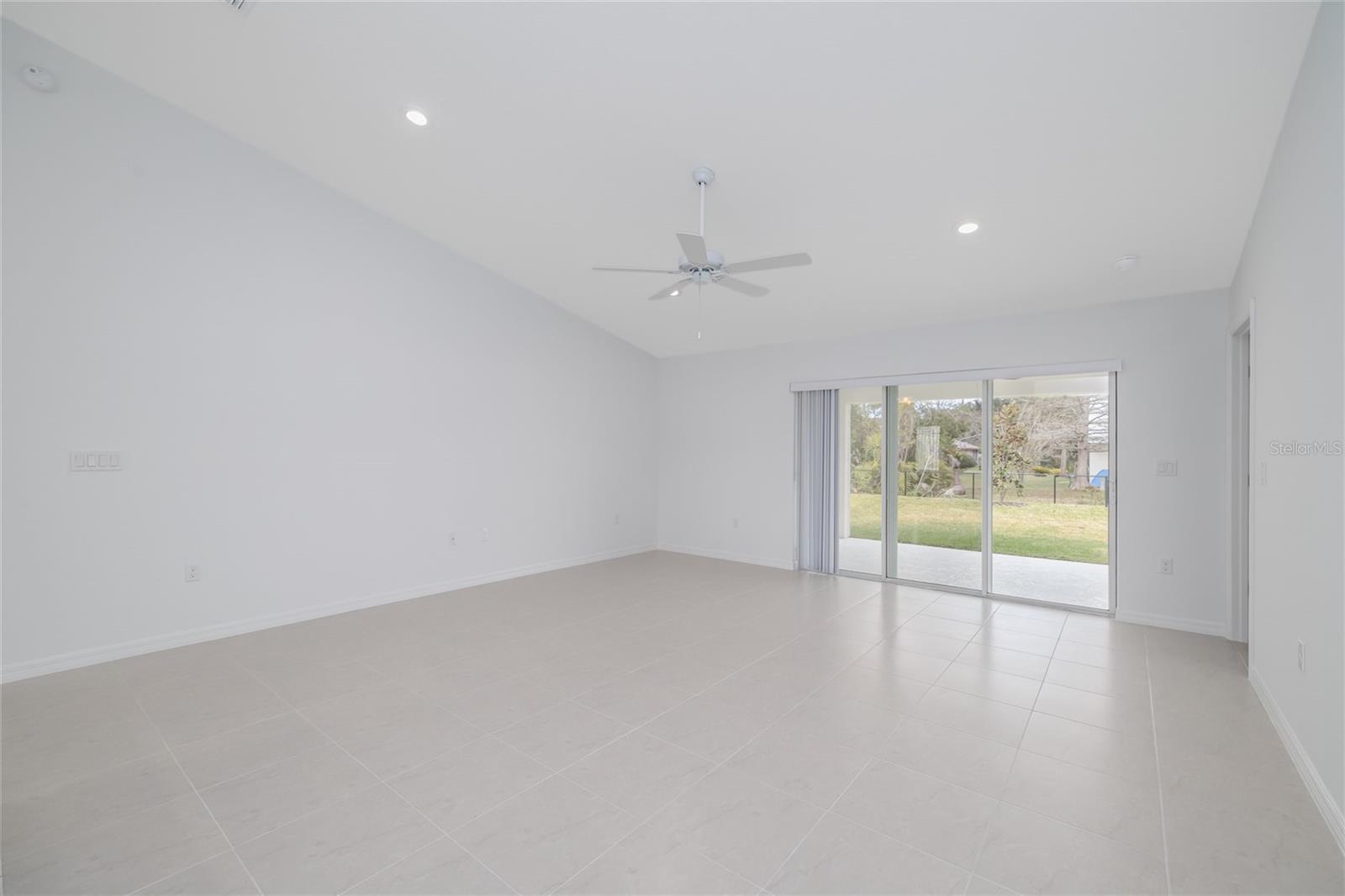 40 BUTTERNUT DR — photo 12
