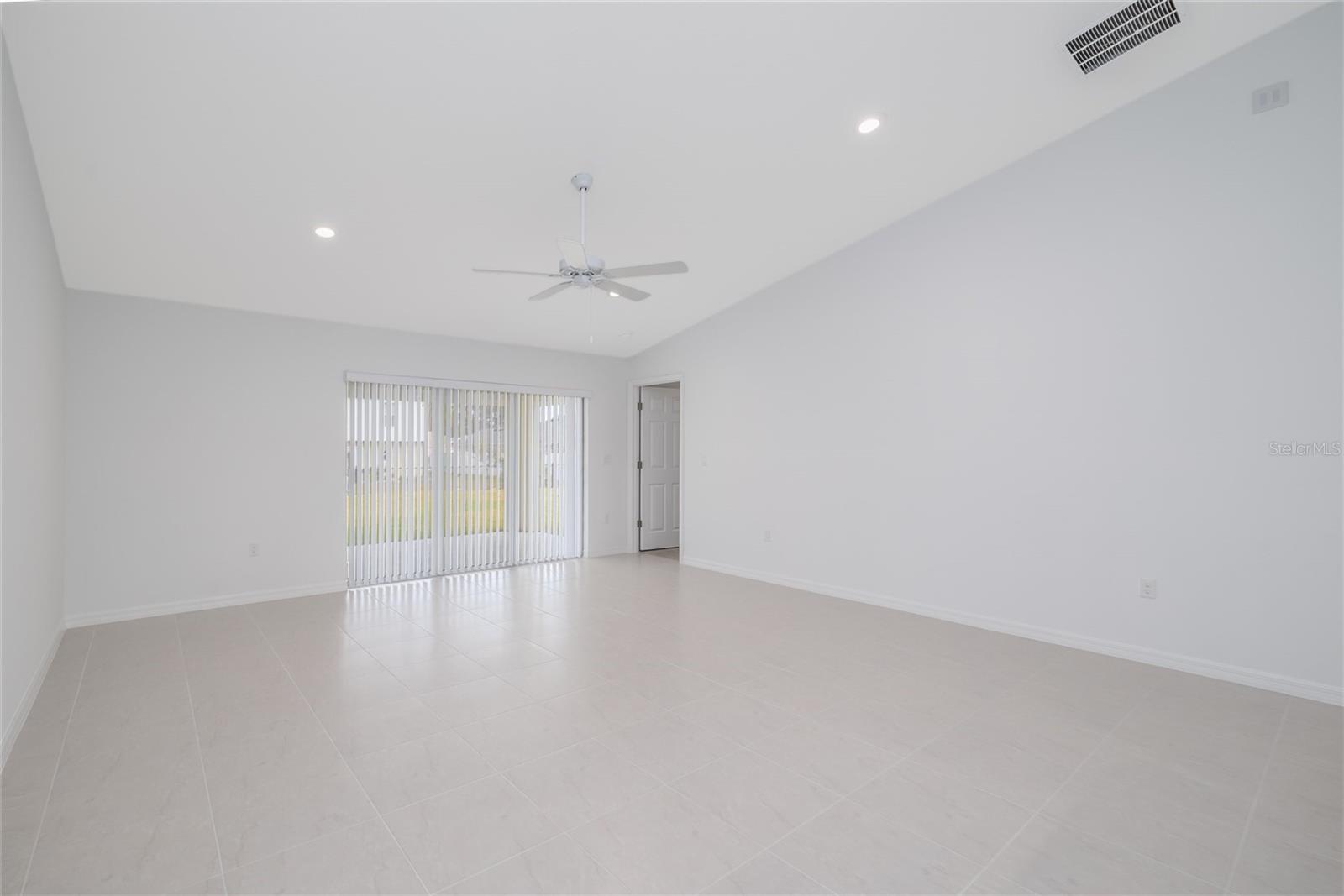 40 BUTTERNUT DR — photo 9