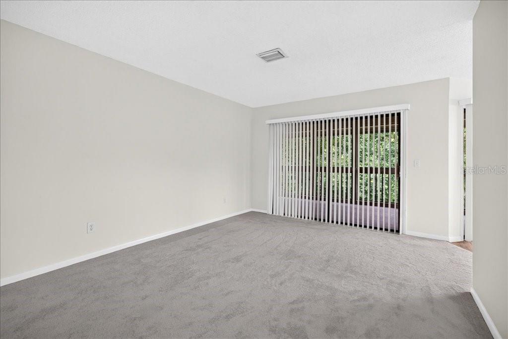 22 OXFORD LN #22 — photo 9