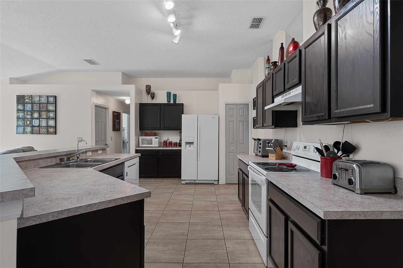 3 RUSSMAN LN — photo 12