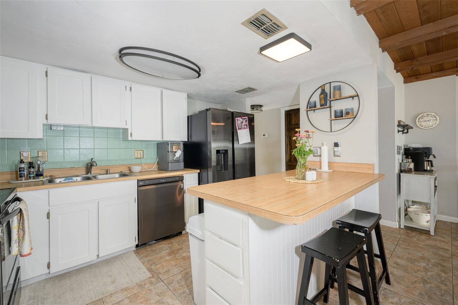 21 OAKWOOD PARK — photo 8