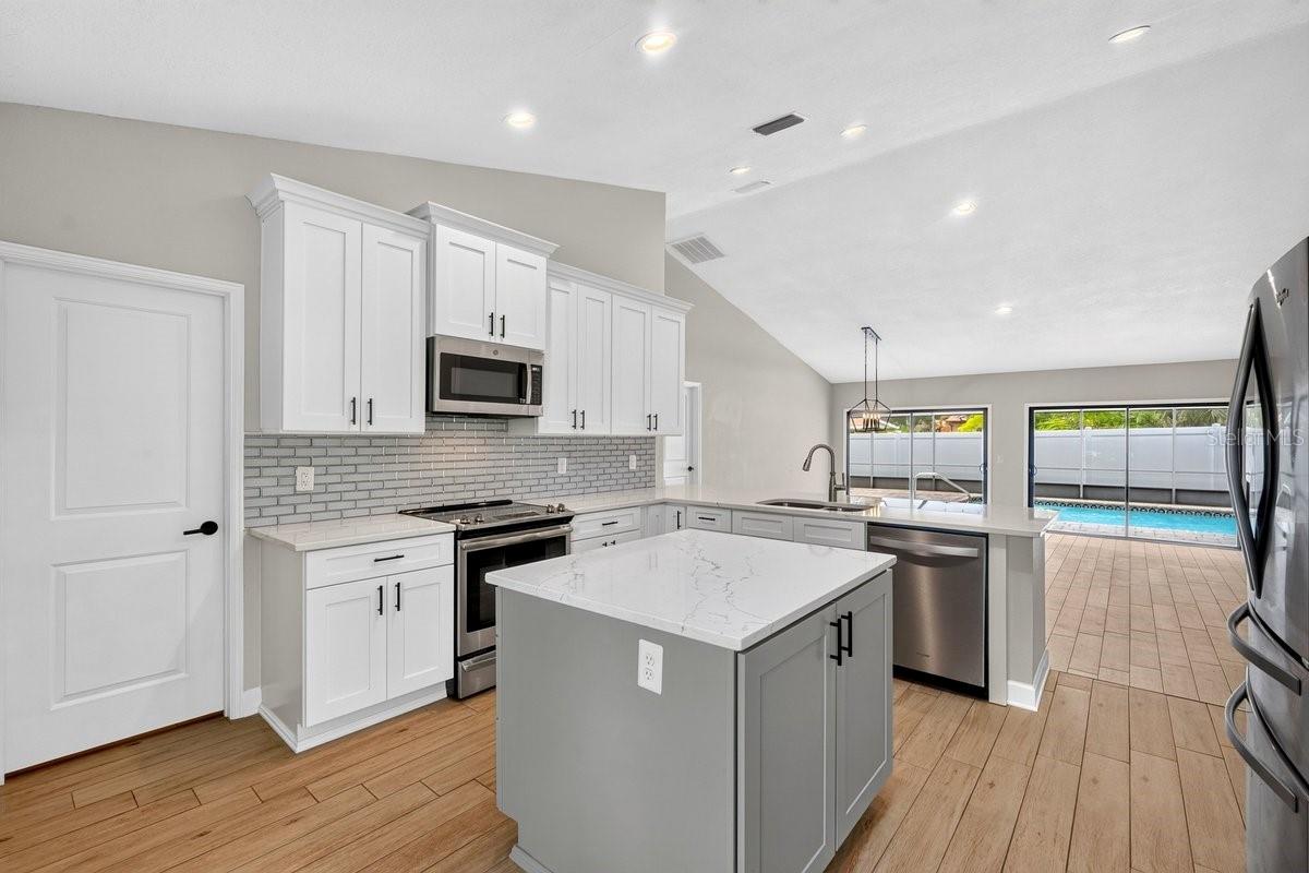 3 FOX HOLLOW DR — photo 11