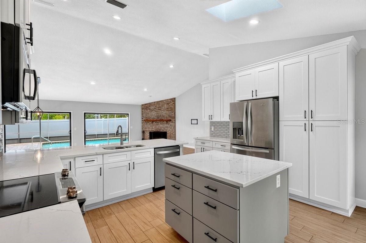 3 FOX HOLLOW DR — photo 12