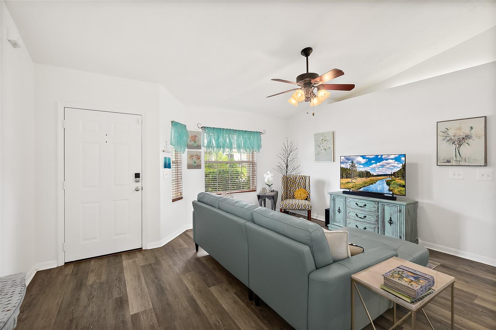 45 PERSHING LN — photo 4