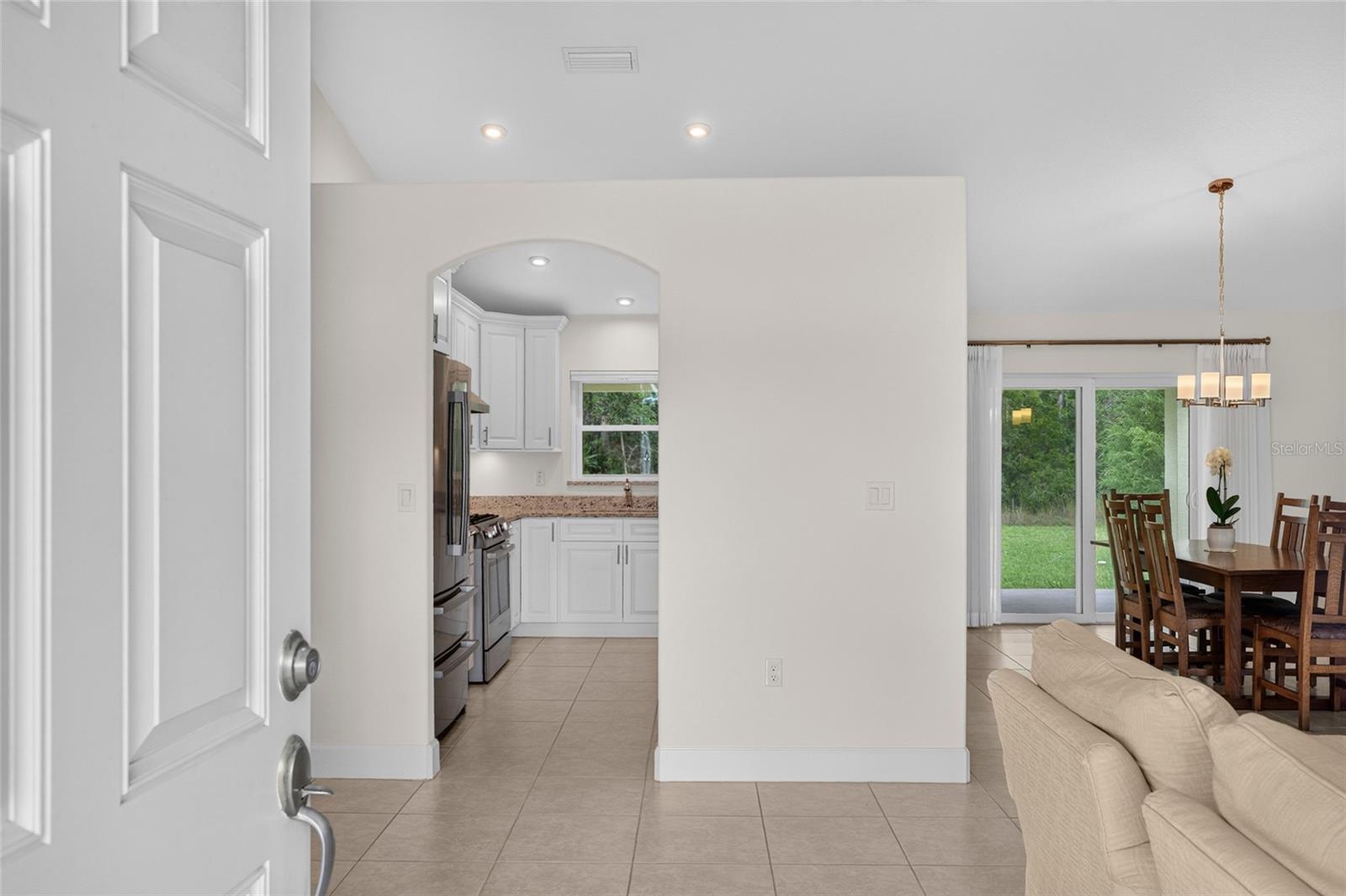 39 WHITE HOUSE DR — photo 6