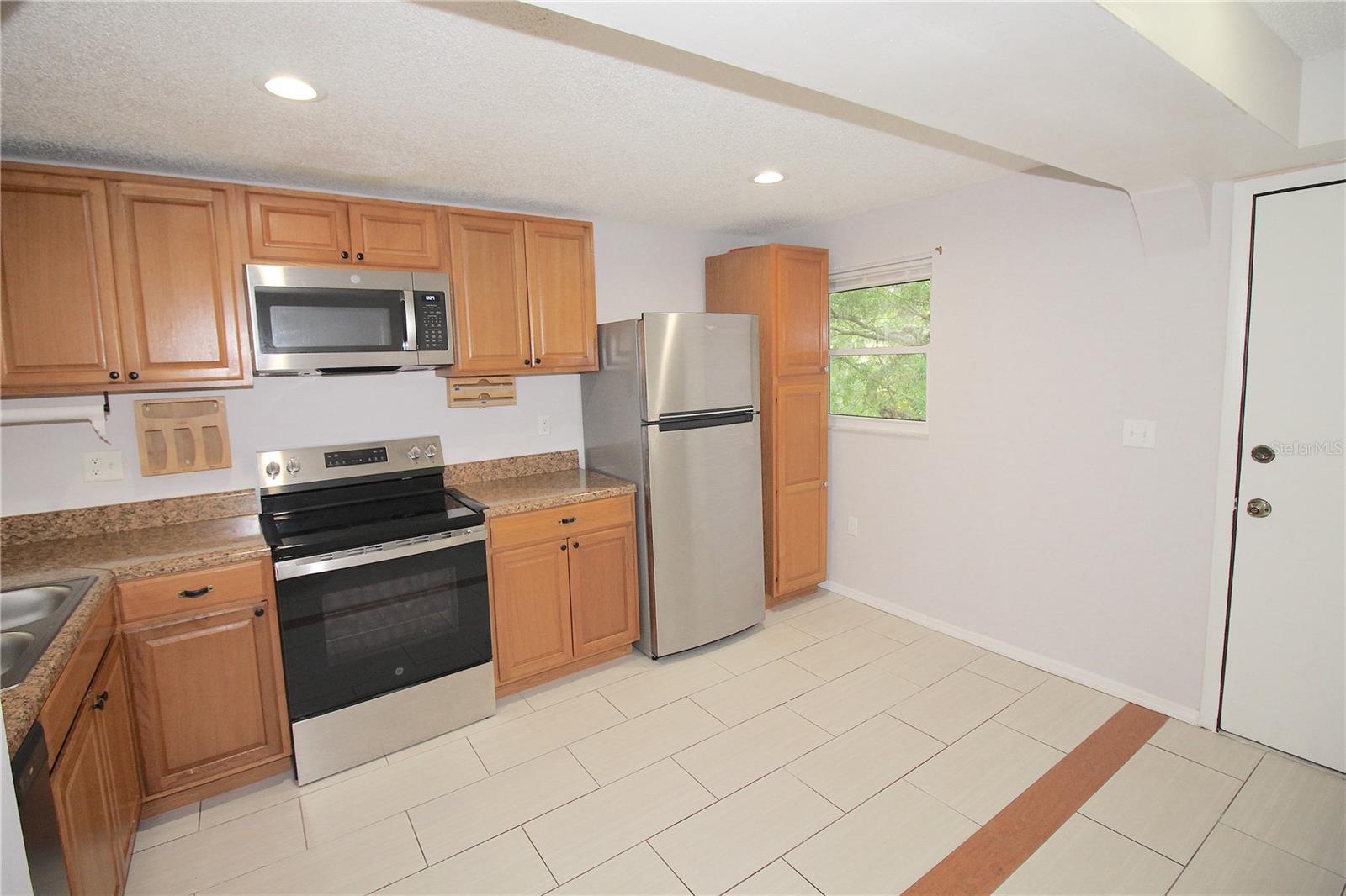 640 N NOVA RD #415 — photo 9