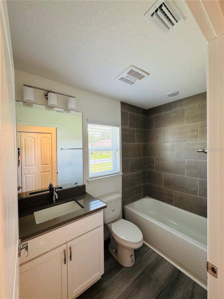 72 LANCELOT DR — photo 6
