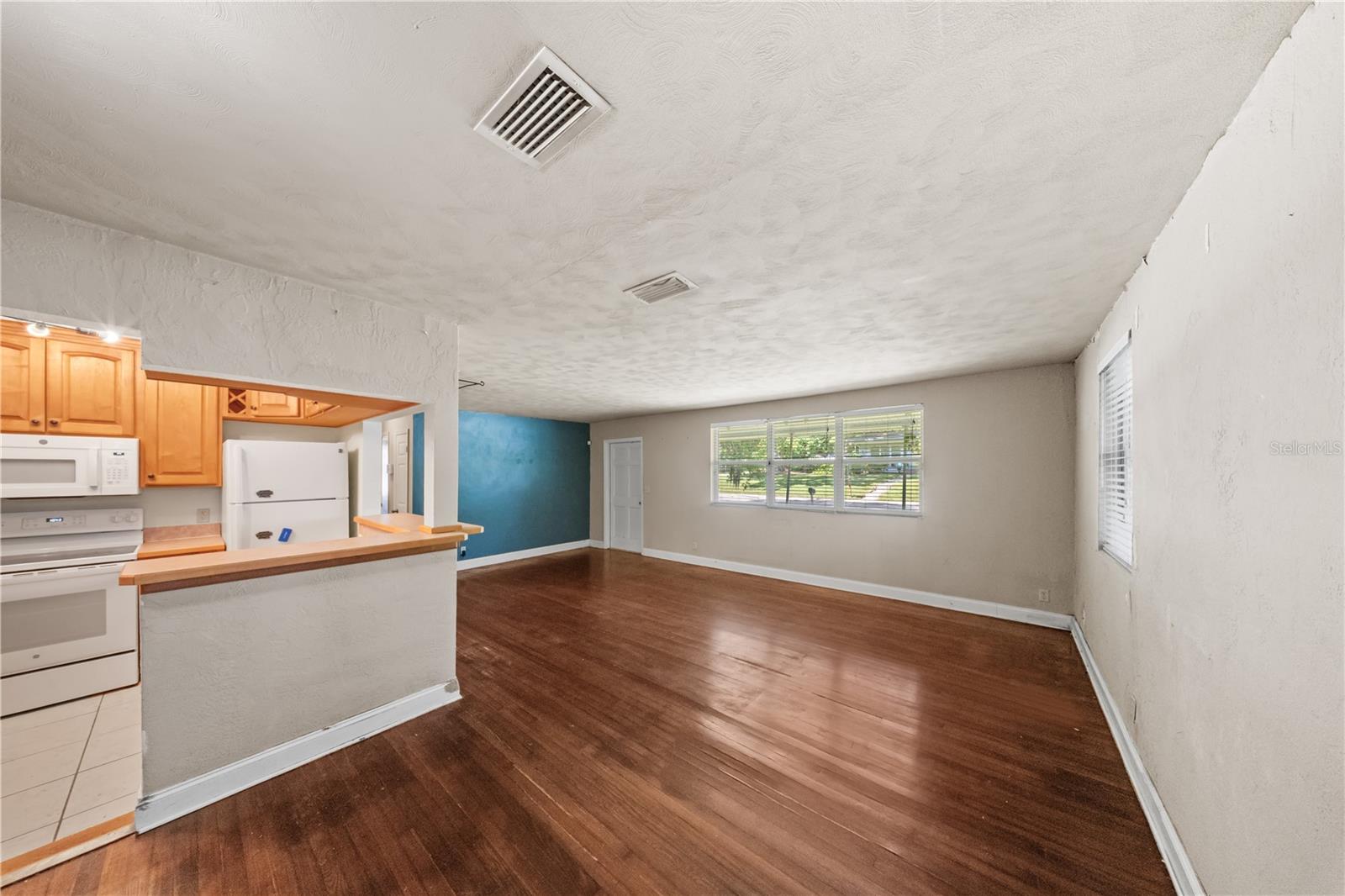 553 S LANVALE AVE — photo 6