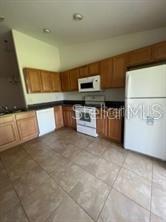 6 WOOD AMBER LN #B — photo 2