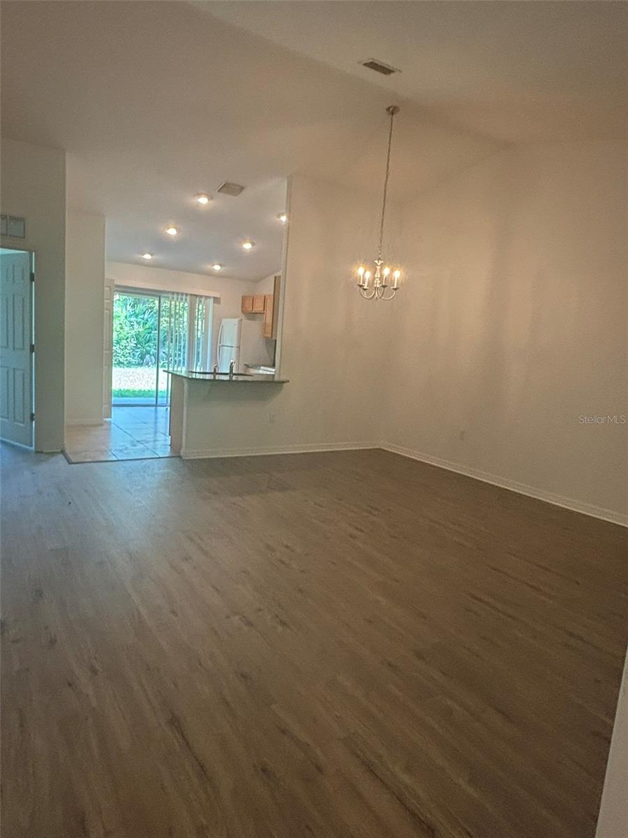 6 WOOD AMBER LN #B — photo 8