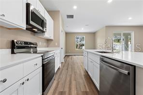 8 LEWISDALE PL — photo 5