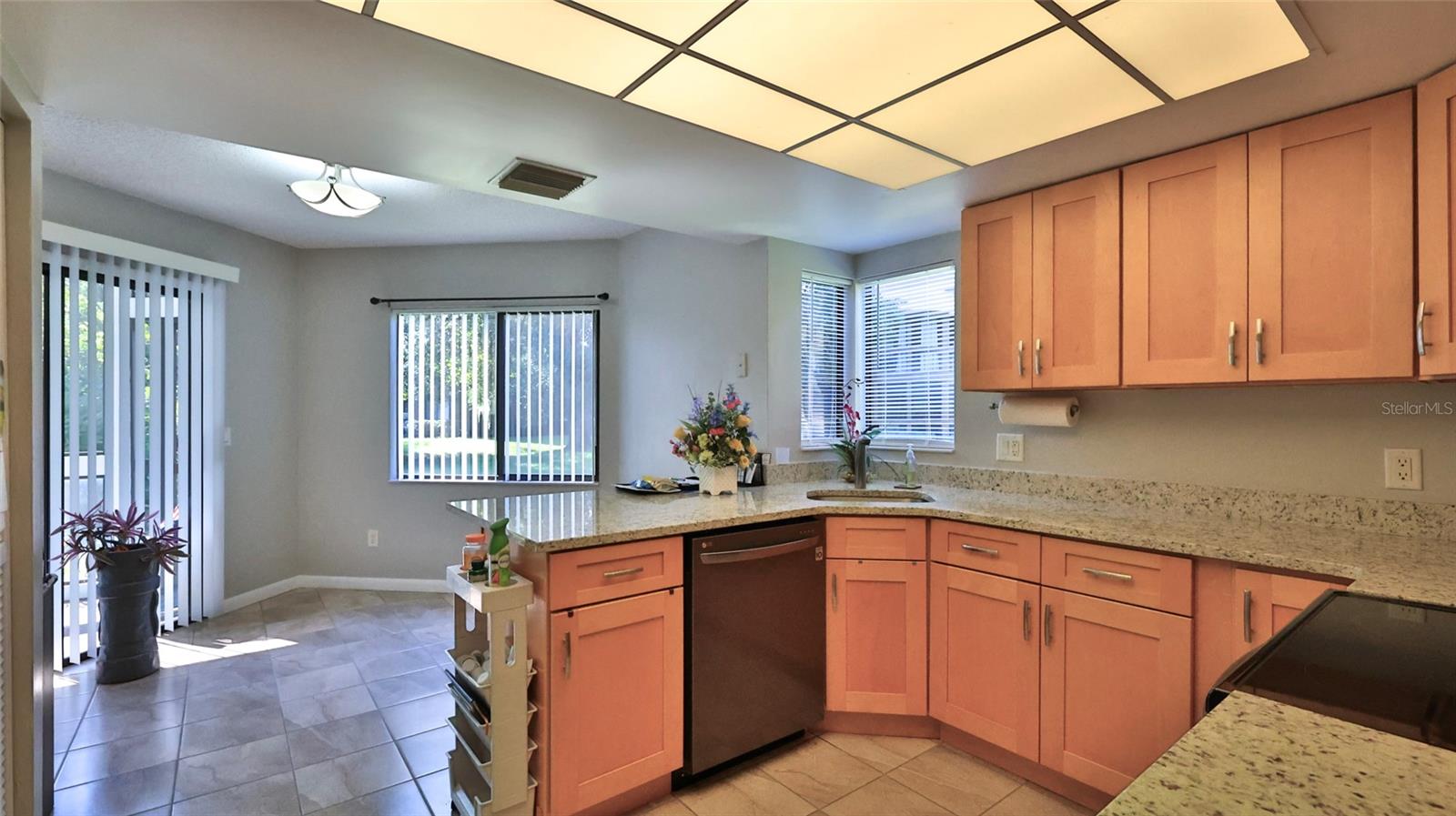 5 SHERBURY CT — photo 12