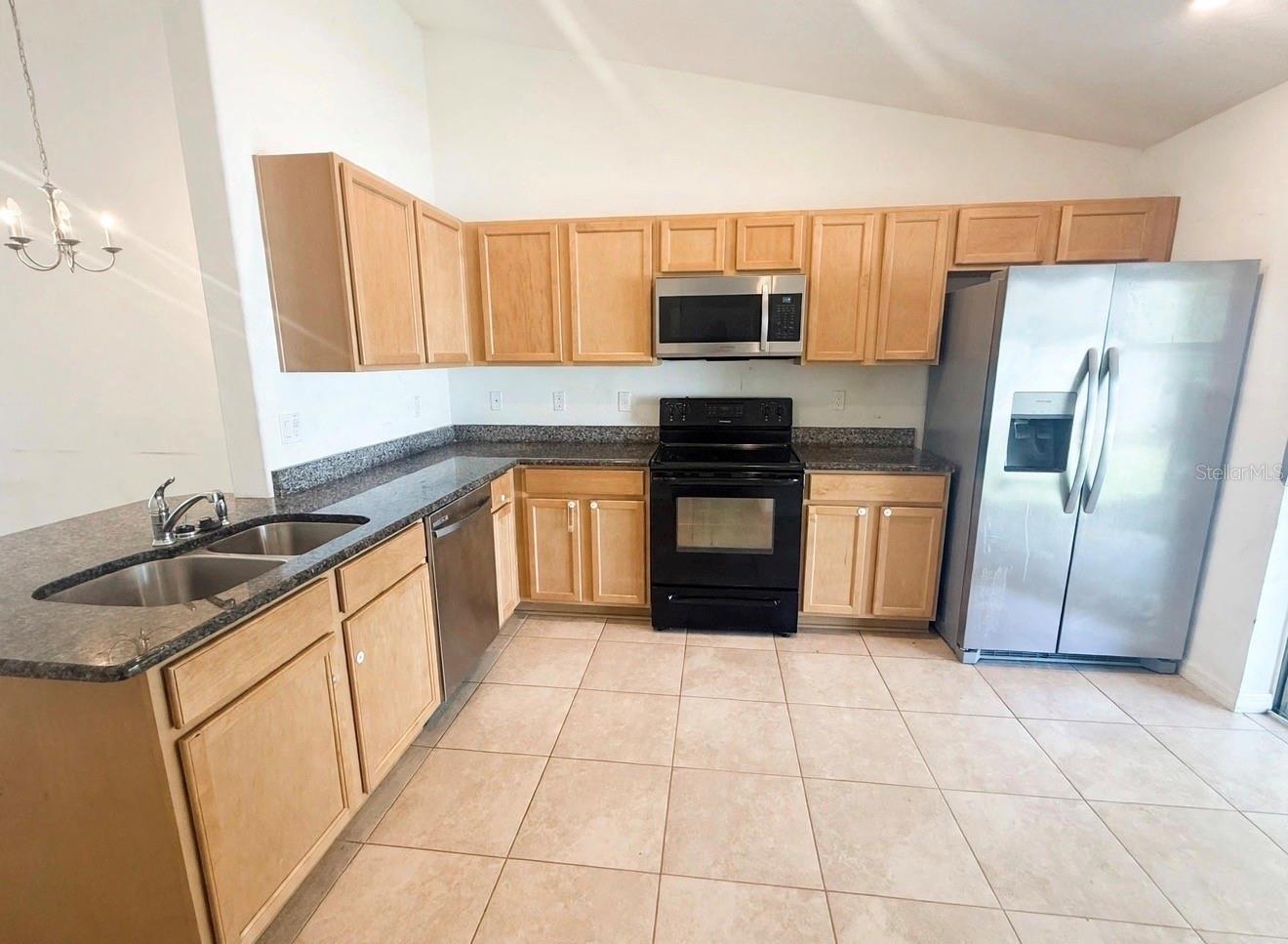 20 RAINSTONE LN #B — photo 5