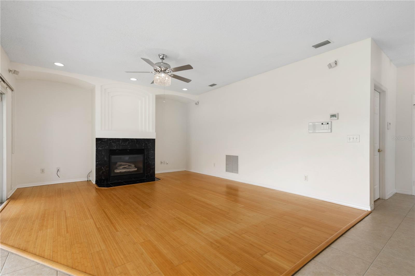 7 FLINT PL — photo 12