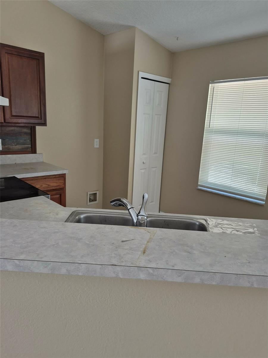 7 ROLLAND LN — photo 8