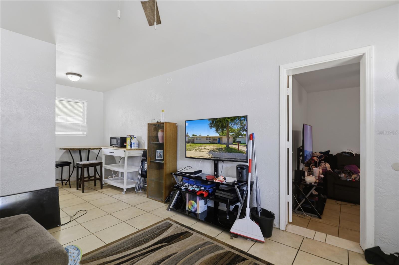 934 LEWIS DR — photo 11