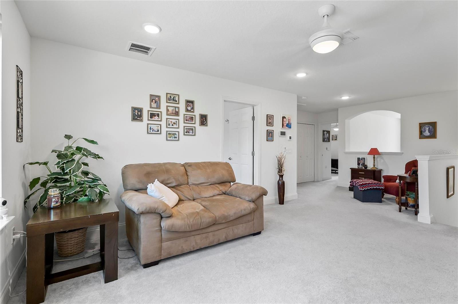 40 OAKLEAF WAY — photo 8