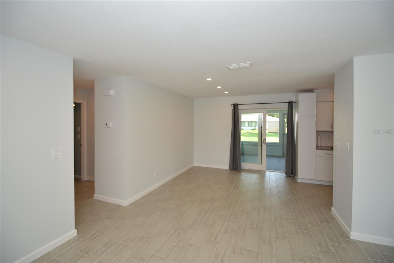 14 BOLLING LN — photo 11