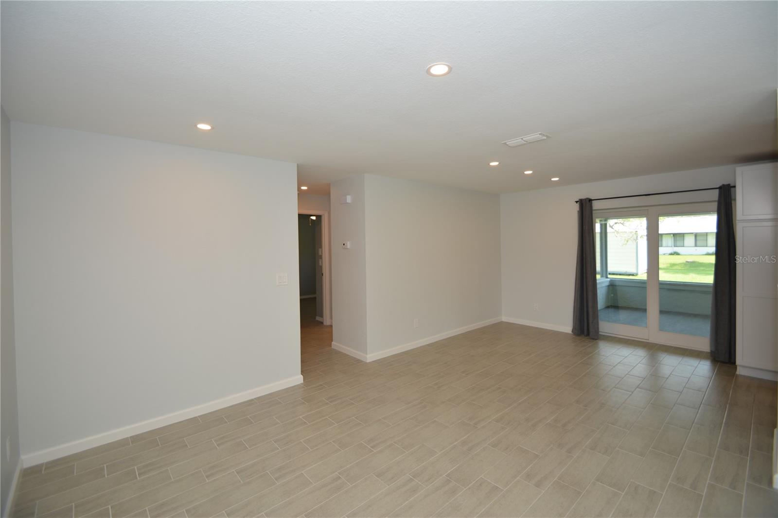 14 BOLLING LN — photo 6