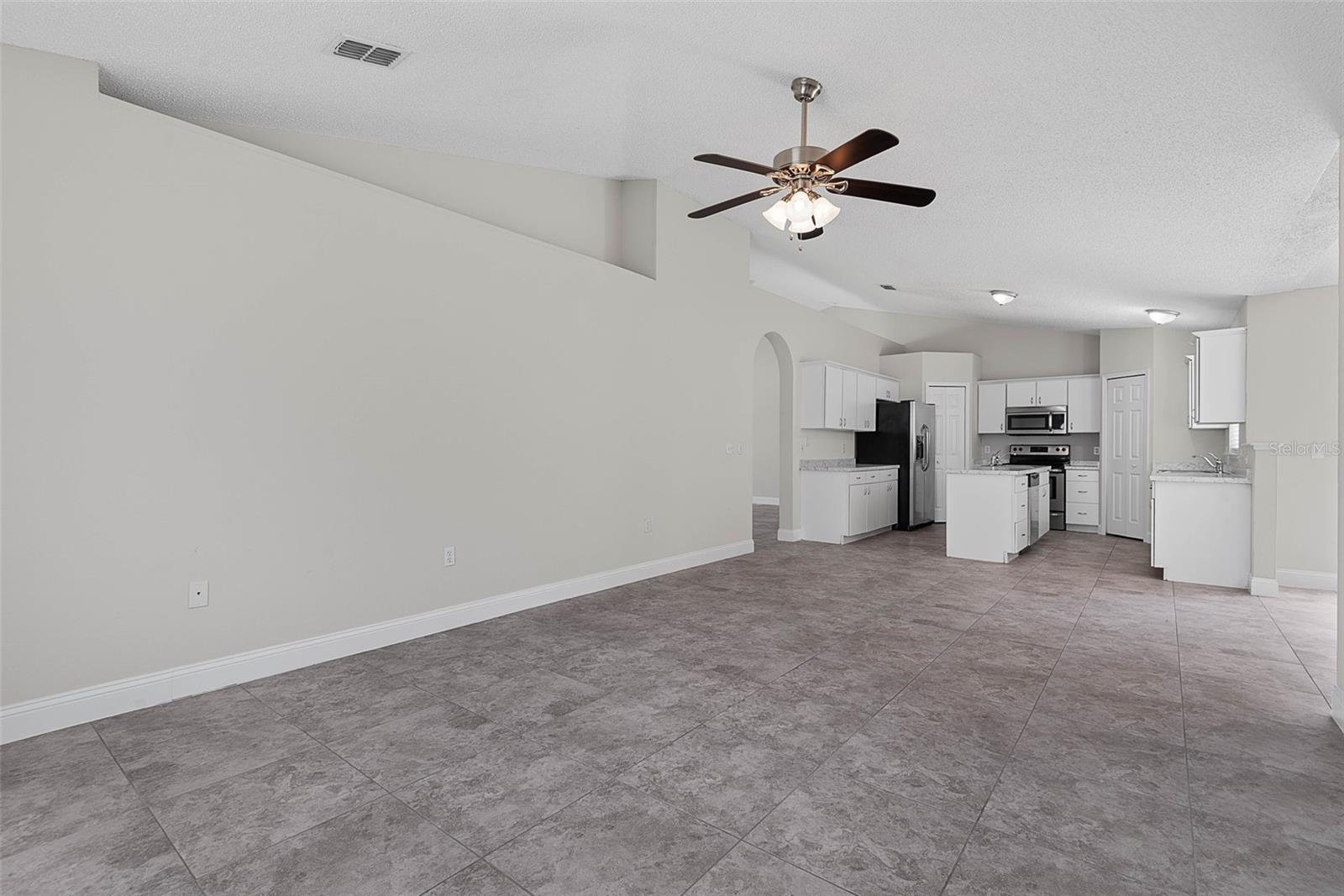 34 FIRETHORN LN — photo 12
