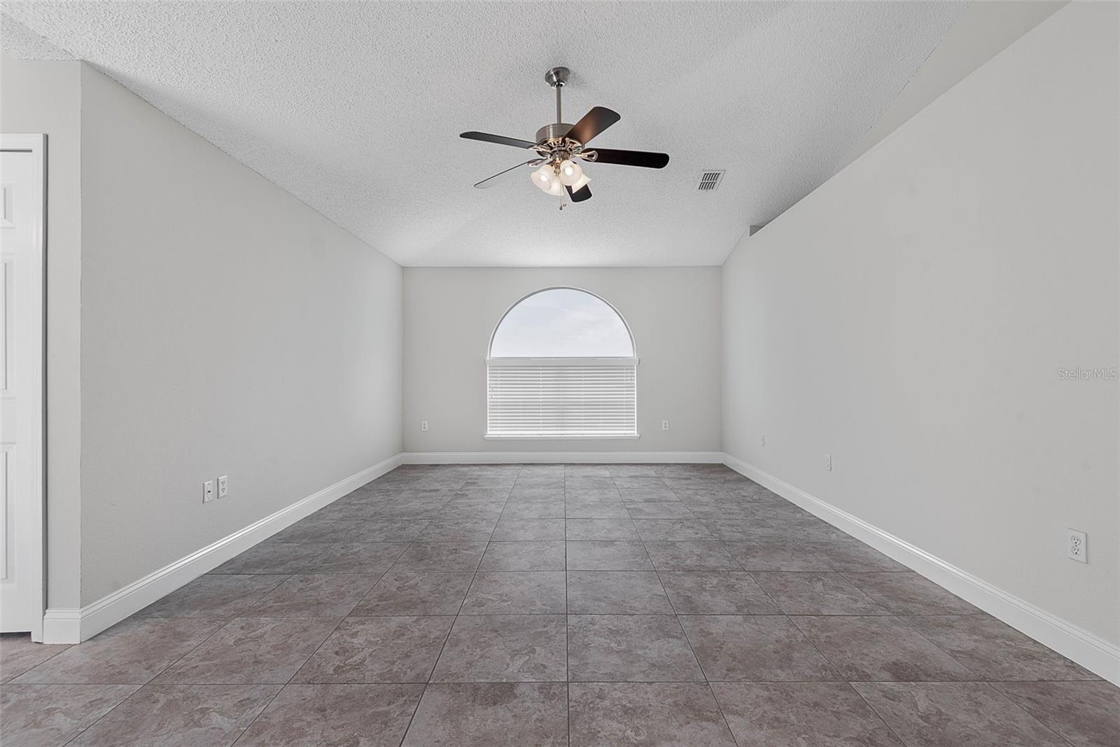 34 FIRETHORN LN — photo 10