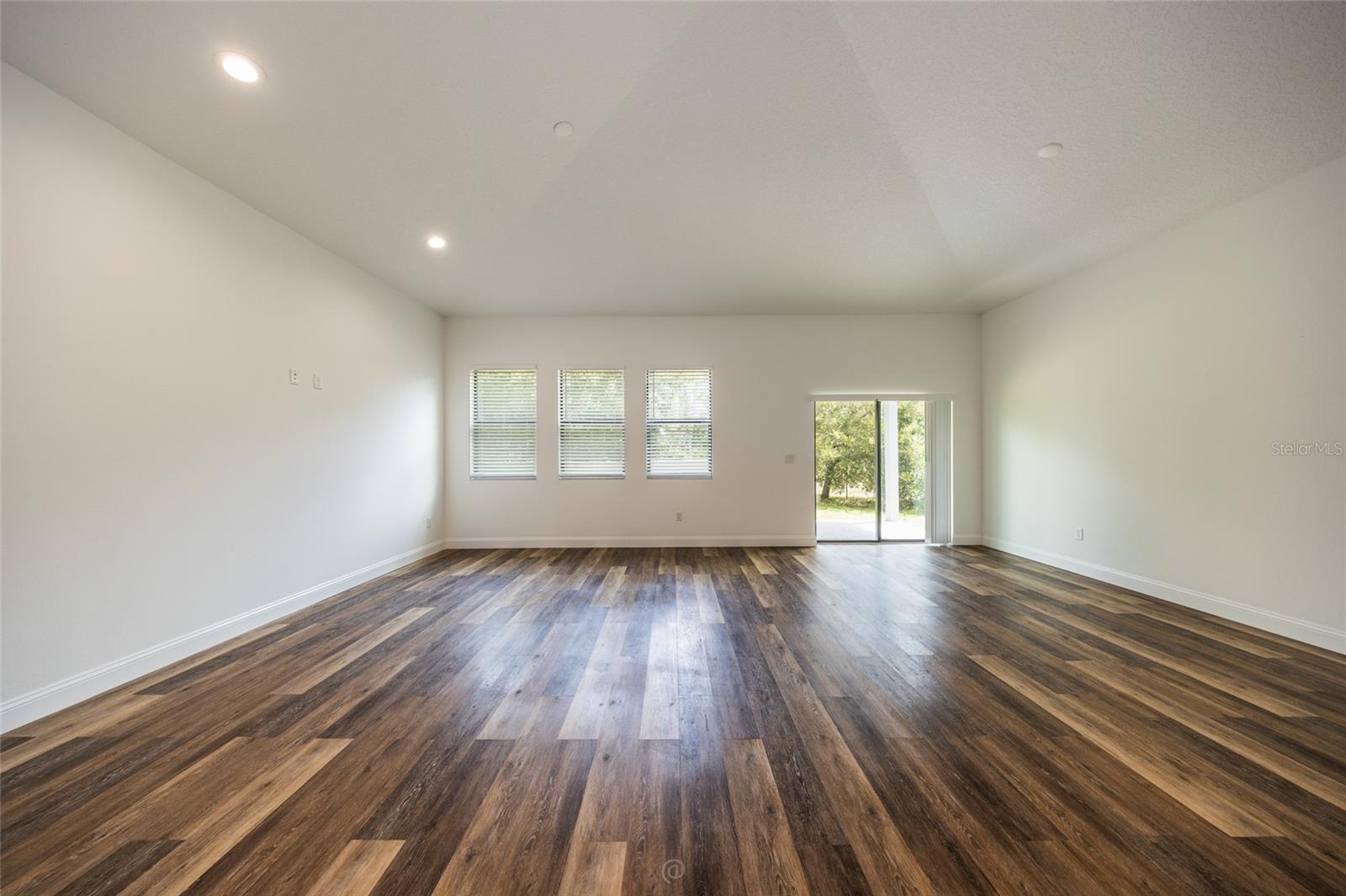 59 GREEN CIR — photo 10