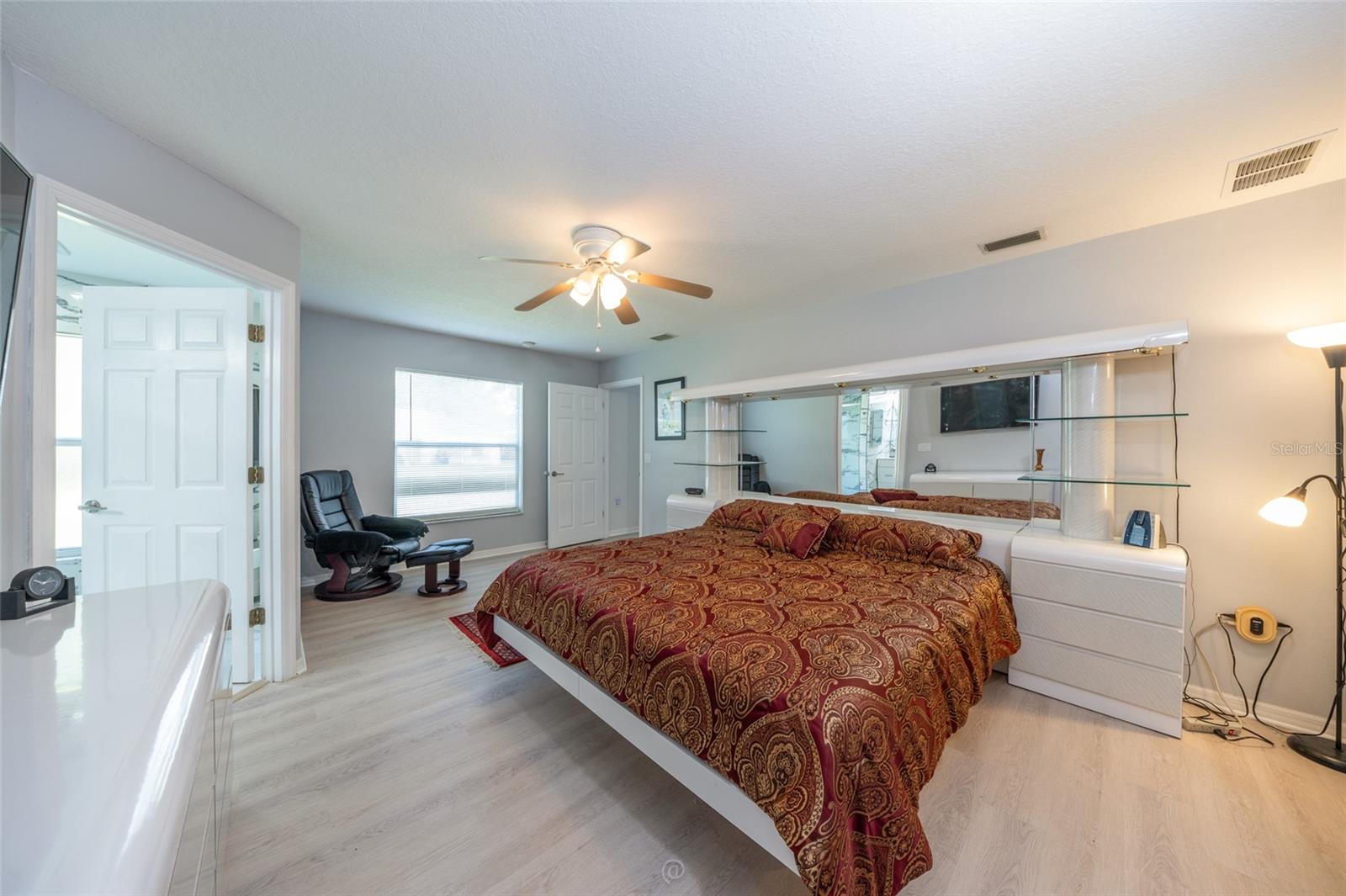 77 RAMBLEWOOD DR — photo 12