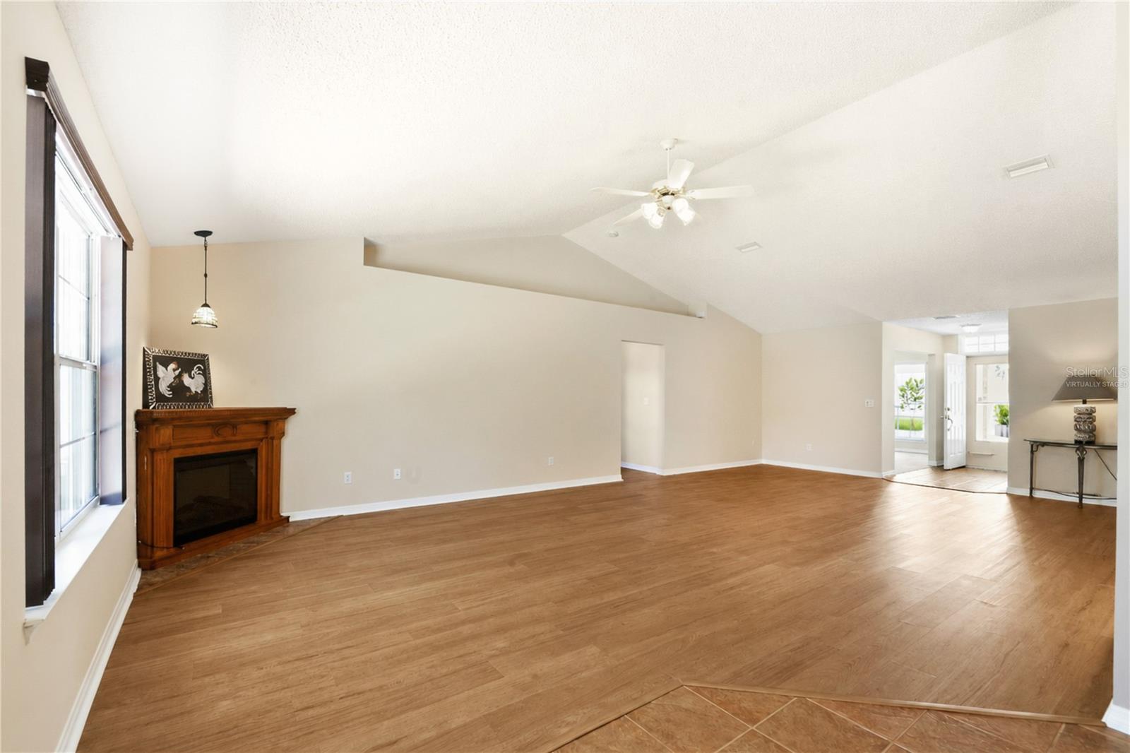 38 PRINCESS ROSE DR — photo 9
